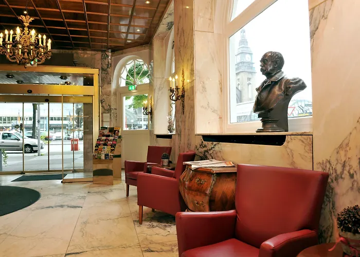 Fuerst Bismarck Hotel 3*