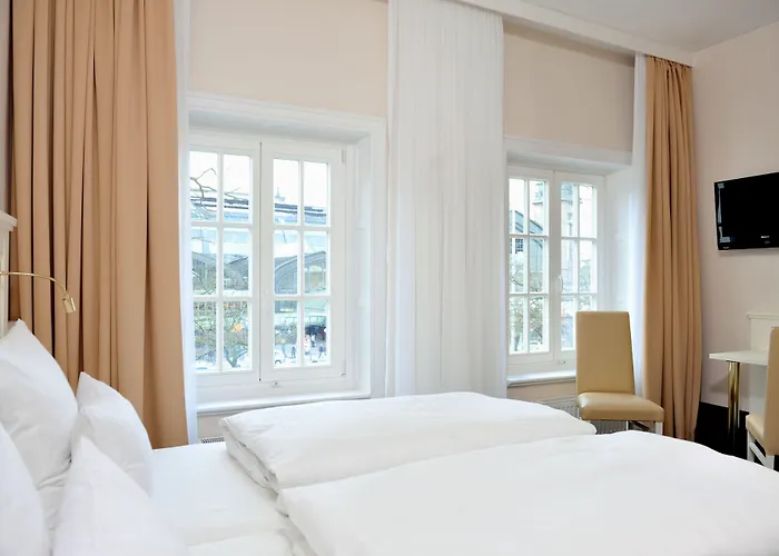 Fuerst Bismarck Hotel 3*