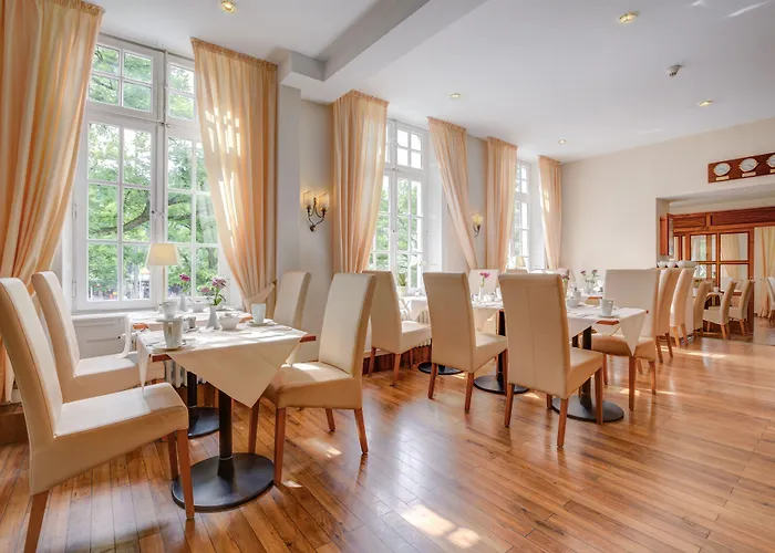 Fuerst Bismarck Hotel 3*